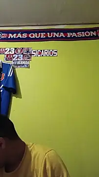 juanfritaa21 online show from April 17, 2026, 11:29 pm