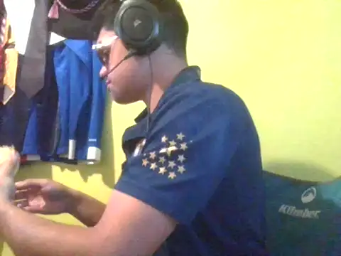 juanfritaa21 online show from September 28, 2025, 9:44 pm