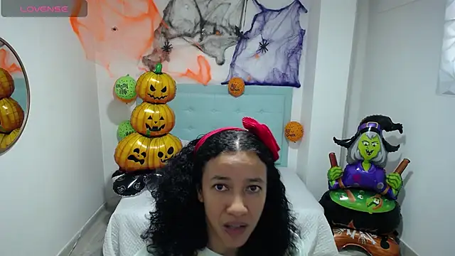 Snapshot of michel_rous_ chatting on October 26, 2025, 2:17 pm michel rous online show from October 26, 2025, 2:17 pm