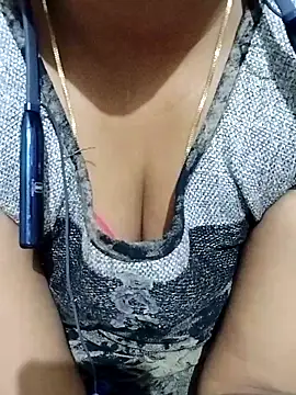 Snapshot of Varsha21 chatting on October 29, 2025, 12:04 pm Varsha21 online show from October 29, 2025, 12:04 pm