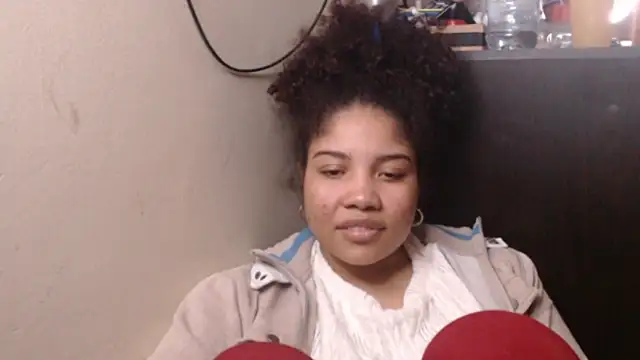 madelene online show from November 21, 2025, 1:37 am