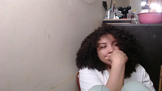 madelene online show from November 5, 2025, 2:47 am