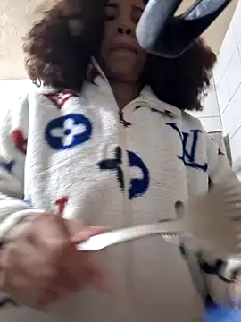 madelene online show from April 1, 2026, 1:51 am