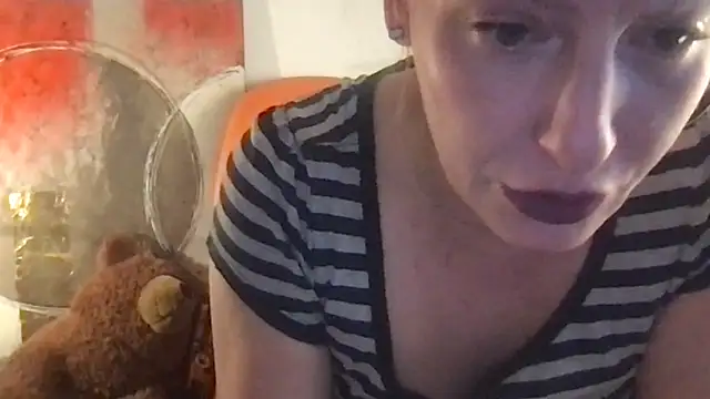 Snapshot of Bembi_Trouble chatting on November 16, 2025, 8:19 am Bembi Trouble online show from November 16, 2025, 8:19 am