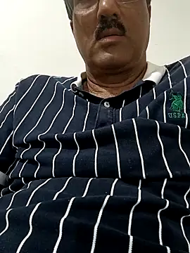 moonflower25 online show from November 7, 2025, 4:44 pm