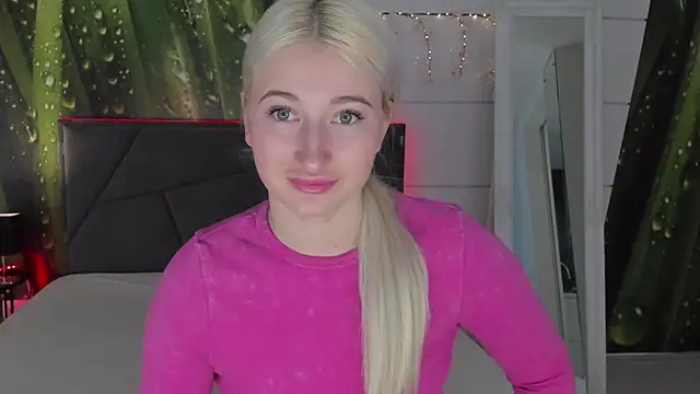 HollyTailors online show from March 10, 2026, 6:28 am