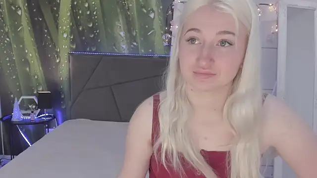 HollyTailors online show from April 10, 2026, 5:47 am