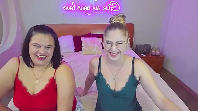 Snapshot of Your_Exstasy chatting on October 19, 2025, 8:39 am Your Exstasy online show from October 19, 2025, 8:39 am