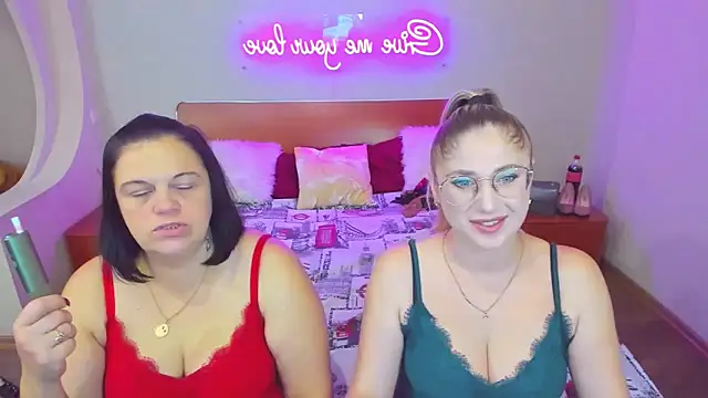 Snapshot of Your_Exstasy chatting on October 15, 2025, 10:45 am Your Exstasy online show from October 15, 2025, 10:45 am