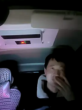 huanhuanaaaaa online show from February 5, 2026, 1:07 pm