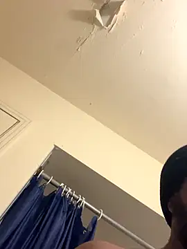 ThickDic28 online show from October 31, 2025, 10:38 pm