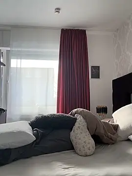 Emilia Mausi online show from February 5, 2026, 1:18 pm