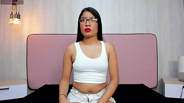 MelanyWayne  online show from April 8, 2026, 6:31 pm