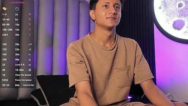  Leohot  online show from October 22, 2025, 3:17 am