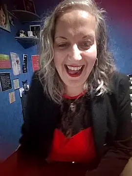 Snapshot of Feelineducentre chatting on October 9, 2025, 7:25 pm Feelineducentre online show from October 9, 2025, 7:25 pm