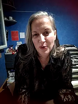 Snapshot of Feelineducentre chatting on October 7, 2025, 9:38 pm Feelineducentre online show from October 7, 2025, 9:38 pm