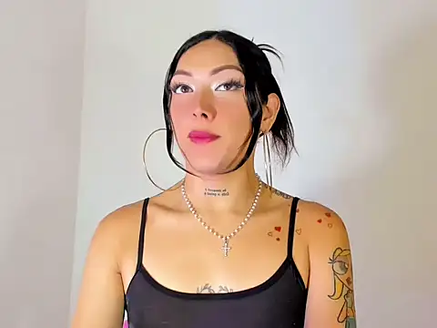 Megan Gil  online show from September 29, 2025, 12:11 pm