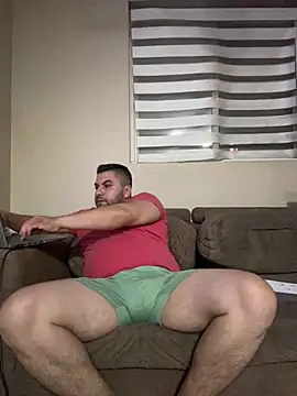 raulgzz4 online show from June 2, 2026, 4:34 am