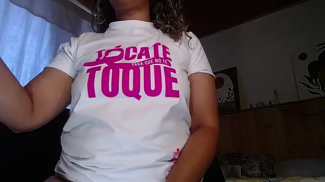 Snapshot of IVONNE_COLLINS33 chatting on January 17, 2026, 10:35 pm IVONNE COLLINS33 online show from January 17, 2026, 10:35 pm