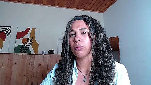 IVONNE COLLINS33 online show from October 14, 2025, 10:53 pm