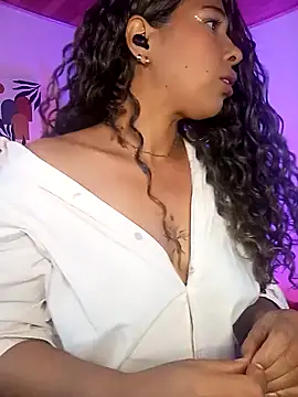 Snapshot of IVONNE_COLLINS33 chatting on March 1, 2026, 9:04 pm IVONNE COLLINS33 online show from March 1, 2026, 9:04 pm