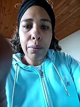 Snapshot of IVONNE_COLLINS33 chatting on February 9, 2026, 10:52 pm IVONNE COLLINS33 online show from February 9, 2026, 10:52 pm