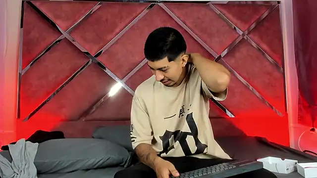 Snapshot of AxelAndJeremy chatting on October 2, 2025, 3:21 am AxelAndJeremy online show from October 2, 2025, 3:21 am