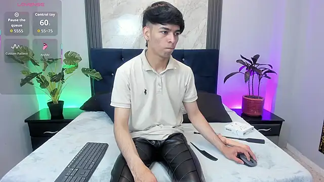 Snapshot of OnlyJos chatting on December 20, 2025, 6:00 pm OnlyJos online show from December 20, 2025, 6:00 pm