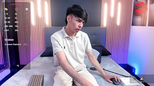 Snapshot of OnlyJos chatting on November 11, 2025, 8:03 pm OnlyJos online show from November 11, 2025, 8:03 pm