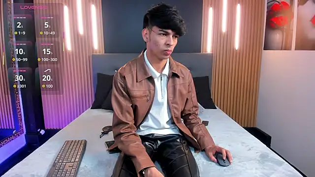 Snapshot of OnlyJos chatting on January 15, 2026, 6:44 pm OnlyJos online show from January 15, 2026, 6:44 pm