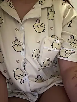 mimi9420 online show from April 27, 2026, 6:28 pm