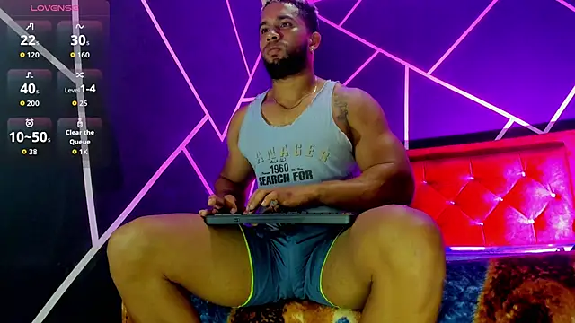 Massimo Cruz online show from December 15, 2025, 2:12 pm