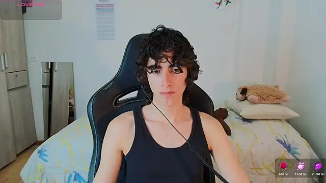 Nude Boy18 online show from February 25, 2026, 4:01 am