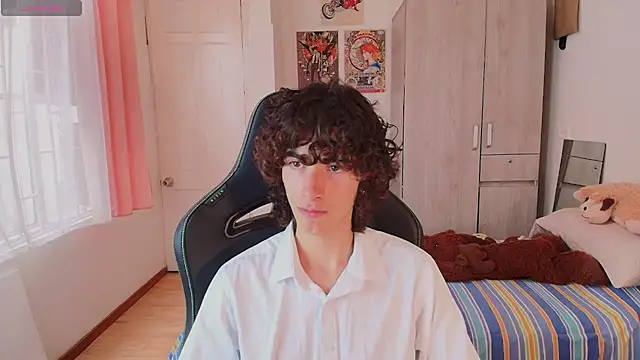 Nude Boy18 online show from March 12, 2026, 8:57 pm