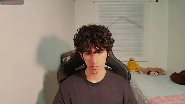 Nude Boy18 online show from June 17, 2026, 3:28 am