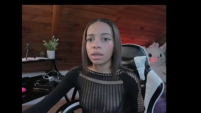 yumi hanna online show from December 1, 2025, 9:15 pm