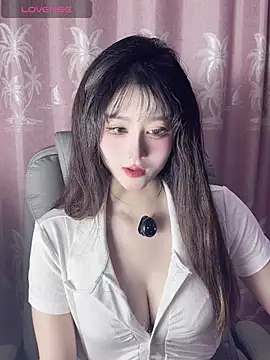 annacc999 online show from October 3, 2025, 3:24 pm