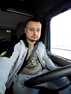 Amberdual online show from January 8, 2026, 11:16 am