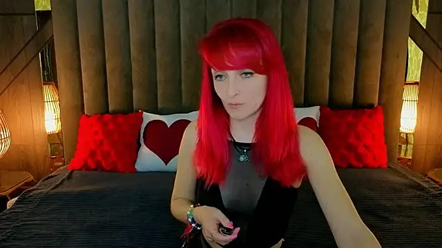 Snapshot of BrandyBloom chatting on April 2, 2026, 7:31 pm BrandyBloom online show from April 2, 2026, 7:31 pm