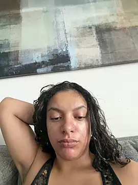 Snapshot of allybluee777 chatting on May 5, 2026, 4:10 pm allybluee777 online show from May 5, 2026, 4:10 pm
