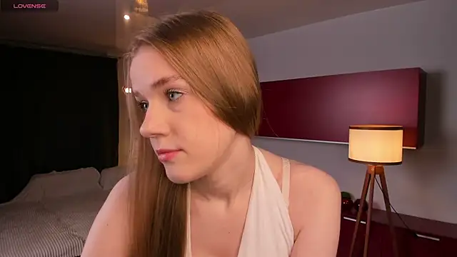 OdellaFrake online show from May 31, 2026, 7:36 pm