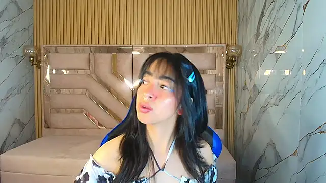 zoe r  online show from November 21, 2025, 3:16 am