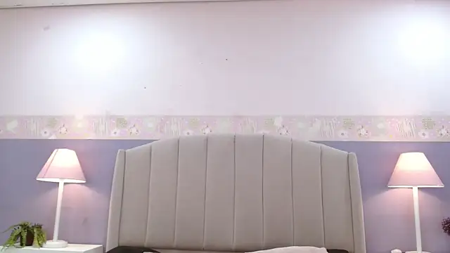 Isabelgh  online show from July 25, 2026, 7:42 pm