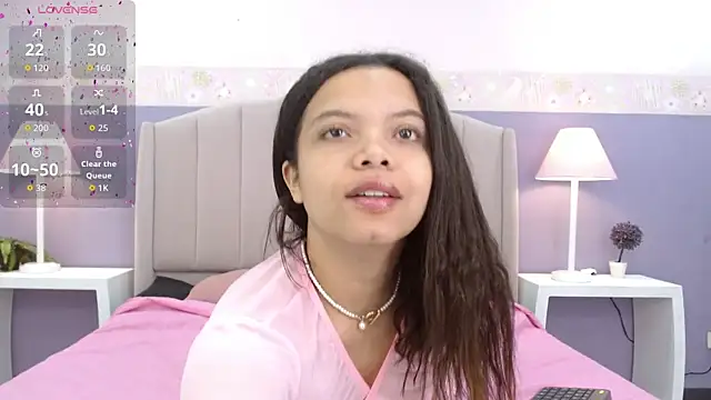 Isabelgh  online show from June 24, 2026, 7:33 pm