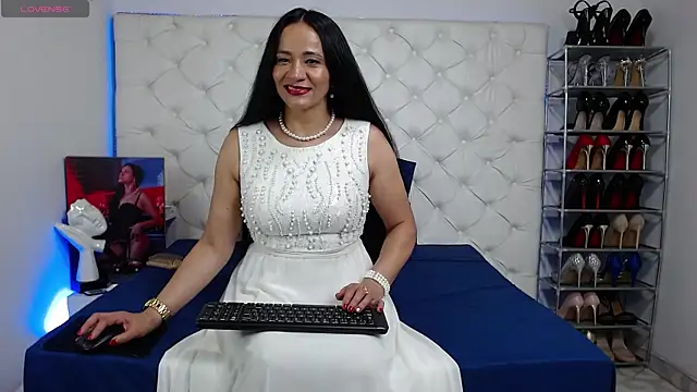 yury m2  online show from November 11, 2025, 3:45 am