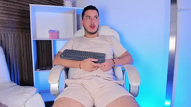 Axel grey  online show from October 29, 2025, 12:26 pm