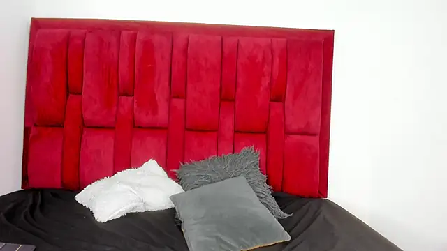 LilithVibe  online show from October 24, 2025, 3:05 am