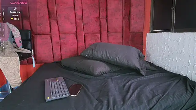 LilithVibe  online show from January 16, 2026, 1:37 pm