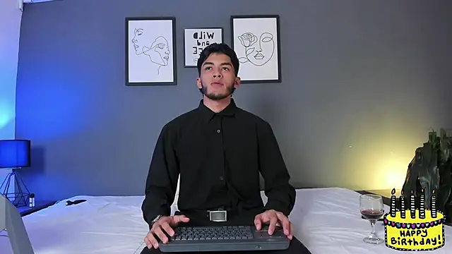 Snapshot of Tylerffoxx chatting on April 22, 2026, 8:59 pm Tylerffoxx online show from April 22, 2026, 8:59 pm