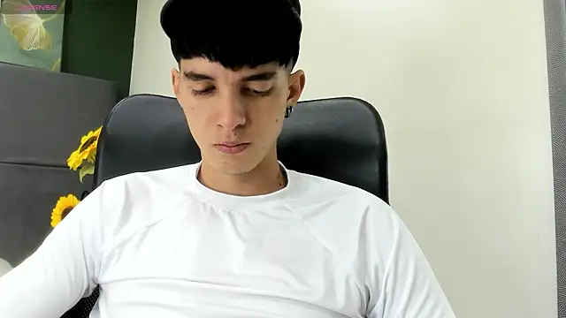 Jheampiiero online show from April 15, 2026, 8:42 pm